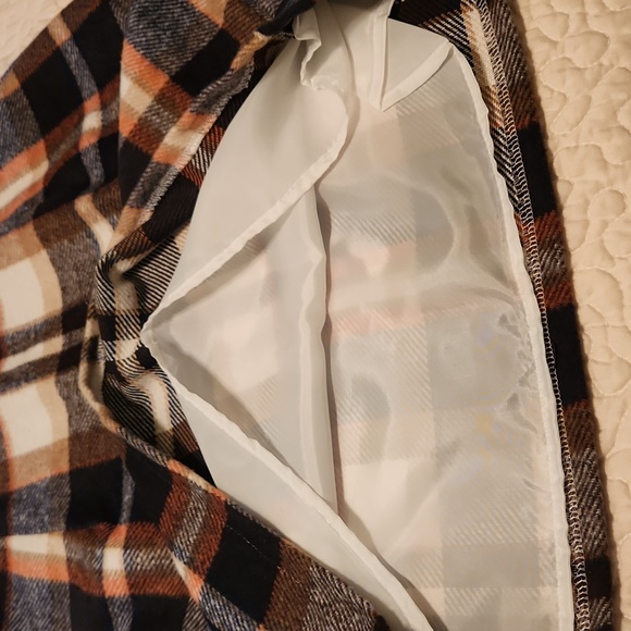 Fall plaid soft wool skirt has that Burberry look size XXL  size (14) - Picture 2 of 3